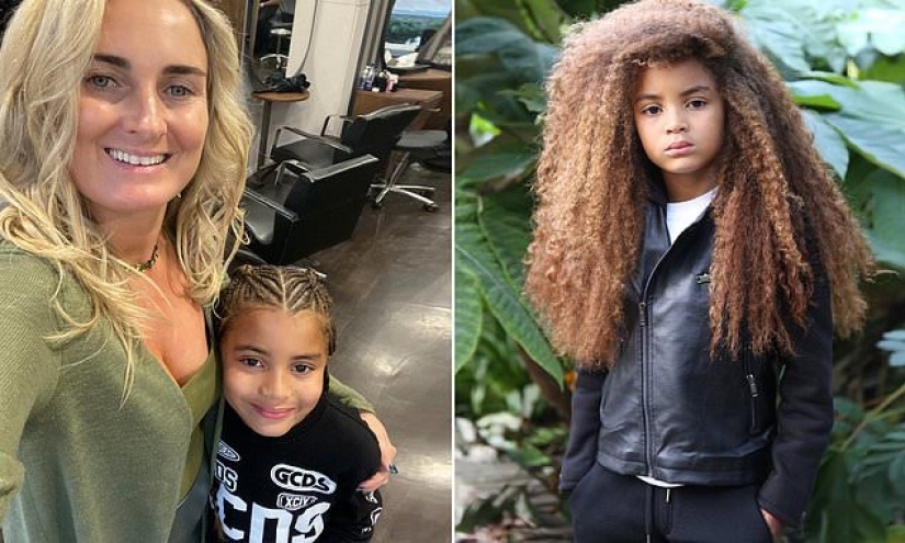 Neither boy nor girl: what kind of trick invented by a mother to her son has allowed to go to school with long hair