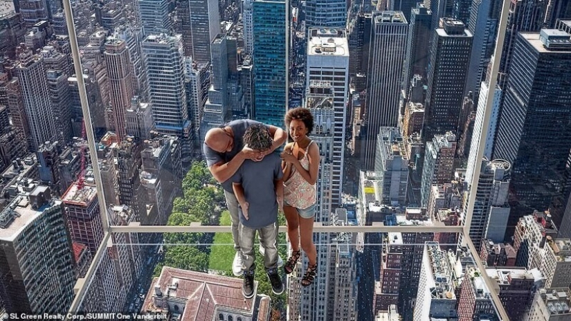 New York's scariest new Attraction: a 370-meter-high observation deck New York's scariest new Attraction: a 370-meter-high observation deck