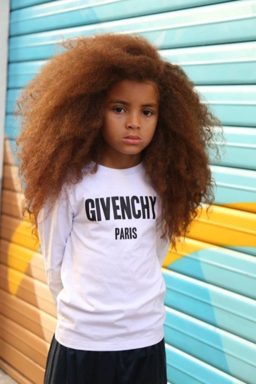 Ni chico ni chica: ¿qué clase de truco inventado por una madre a su hijo le ha permitido ir a la escuela con el pelo largo