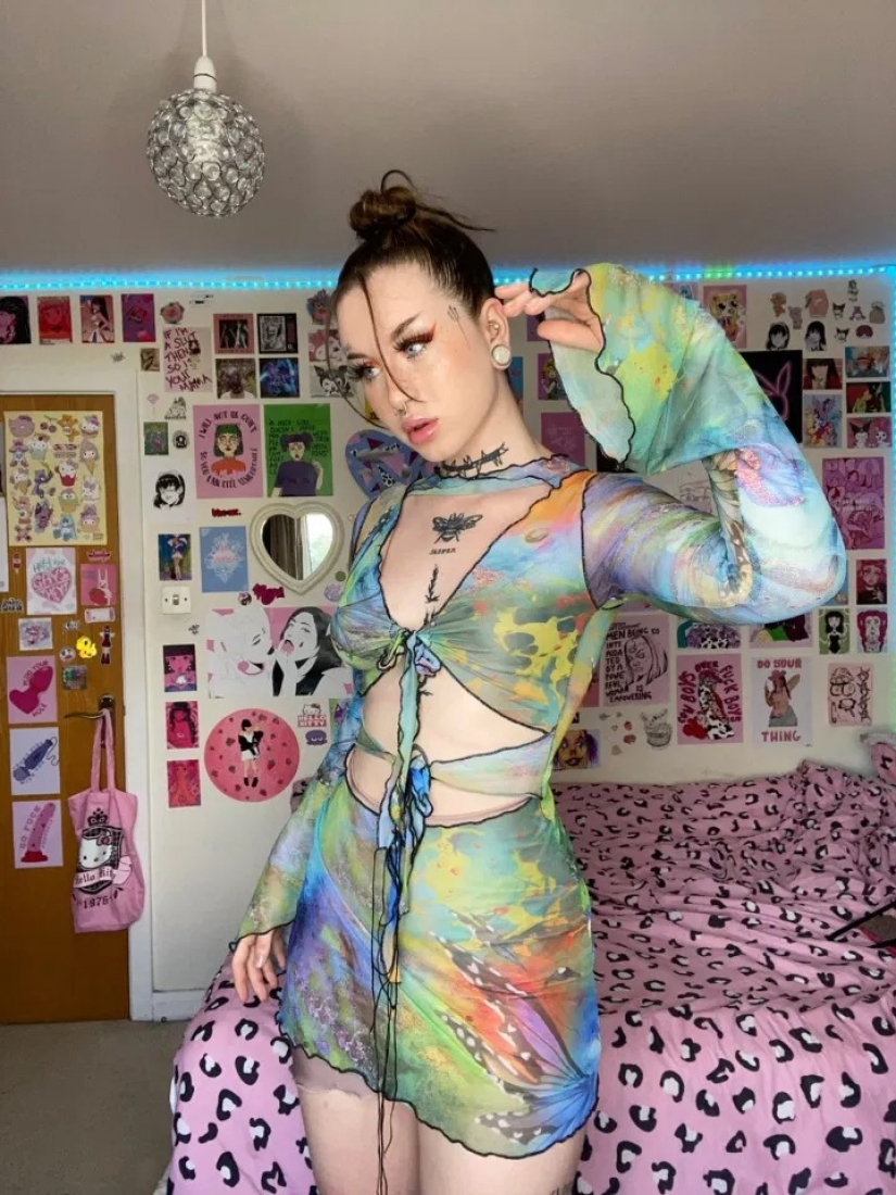 No es una prostituta, pero el estilo es así: los trolls insultan a una joven madre a causa de trajes reveladores No es una prostituta, pero el estilo es así: los trolls insultan a una joven madre a causa de trajes reveladores