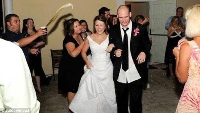 No puedes pensar en ello a propósito: las peores fotos de boda que definitivamente no se mostrarán a los invitados