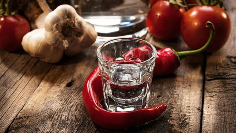 No sólo en el interior: 12 de la más inusual, pero eficaces, para usar vodka No sólo en el interior: 12 de la más inusual, pero eficaces, para usar vodka