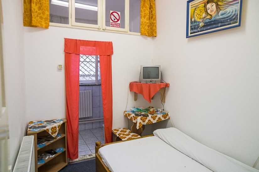 Oases of love in Romanian prisons