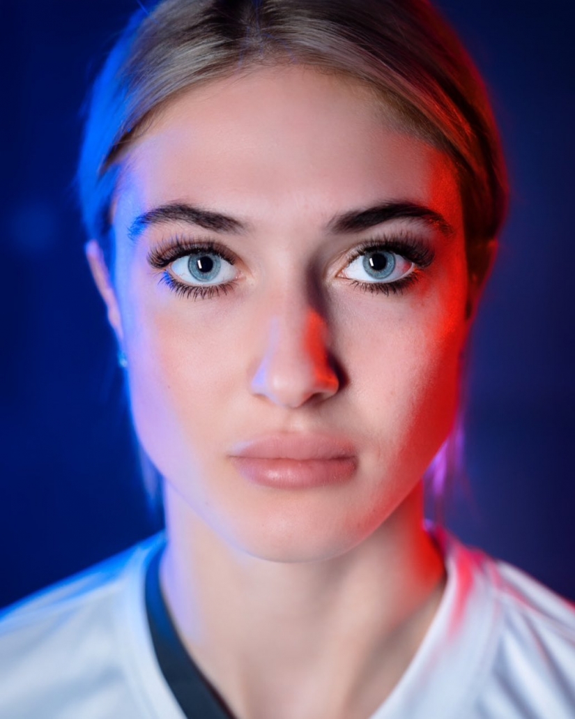 Otfutbol me completamente: 5 jugadores de fútbol rusos calientes en uniforme y sin