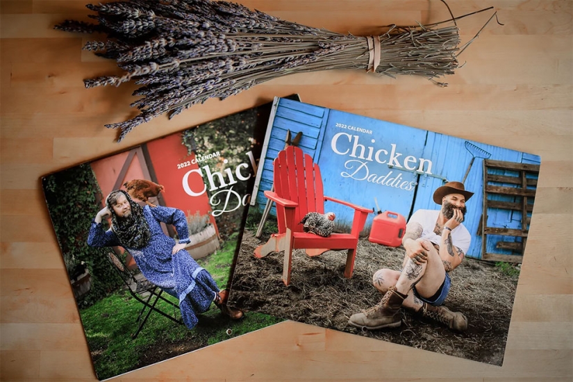 Papis y pollitos en el divertido calendario de Papis de Pollo para 2022