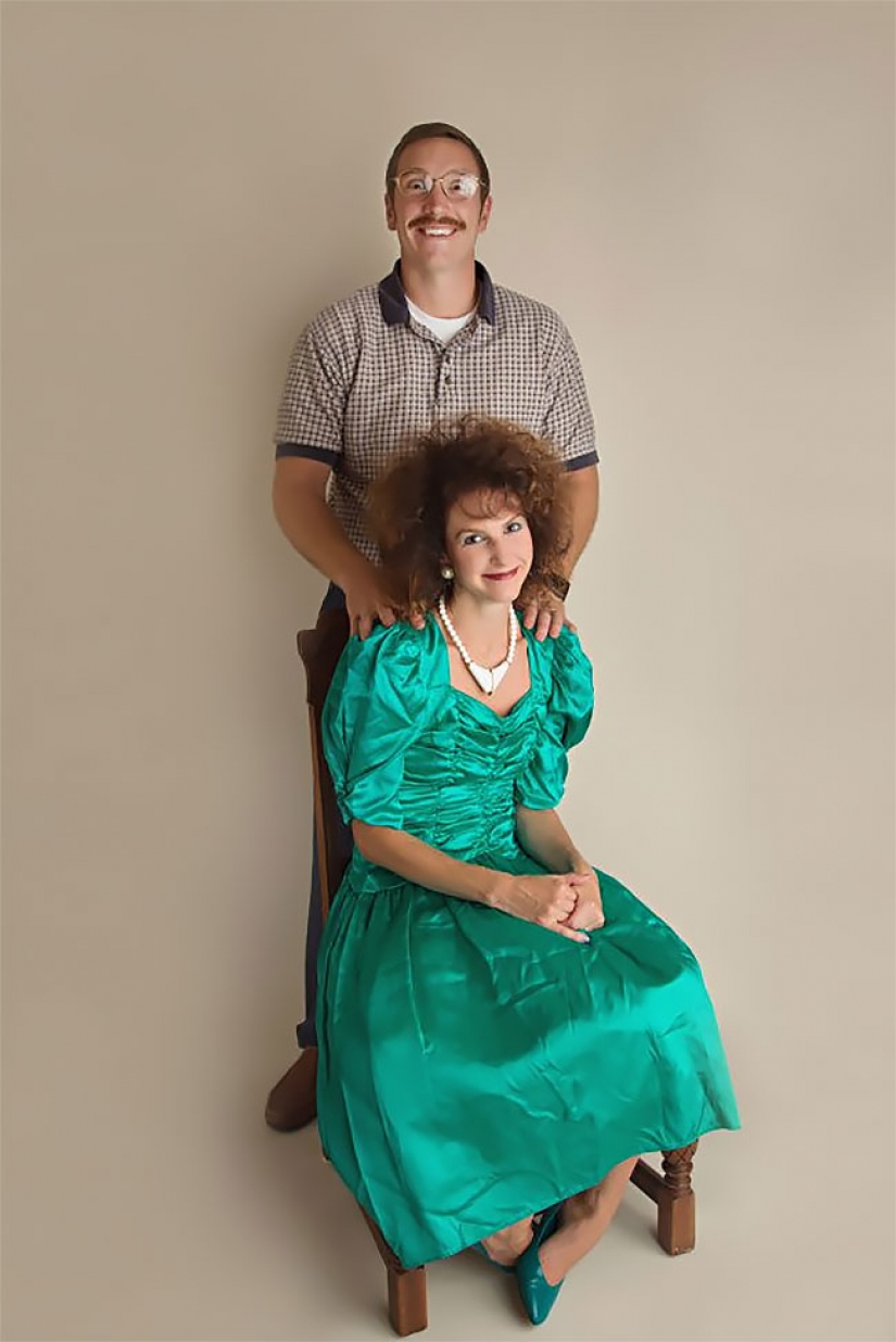 Para el 10 aniversario de su matrimonio, la pareja protagonizó una estúpida sesión de fotos al estilo de los años 80