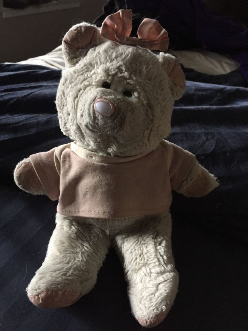 Past vs present: the same toy with a difference in age more than 25 years