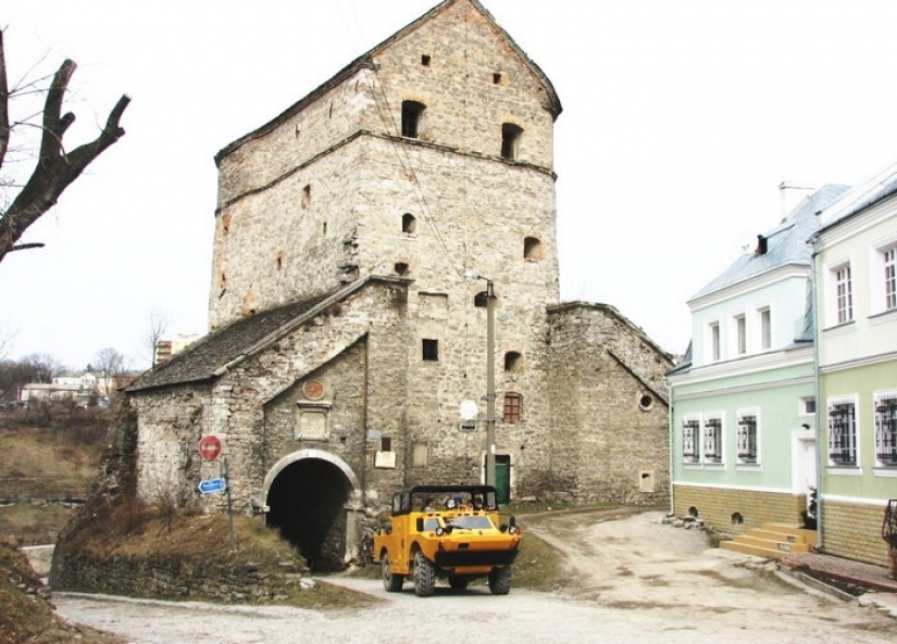 Personal tank: 5 real ways to use old armored vehicles in everyday life Personal tank: 5 real ways to use old armored vehicles in everyday life