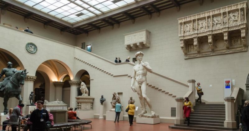 Petersburg as feminists with an axe tried to castrate David injured