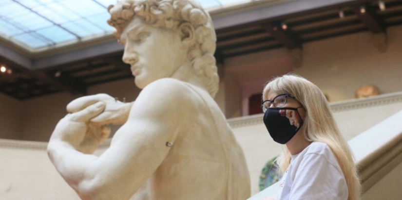 Petersburg as feminists with an axe tried to castrate David injured