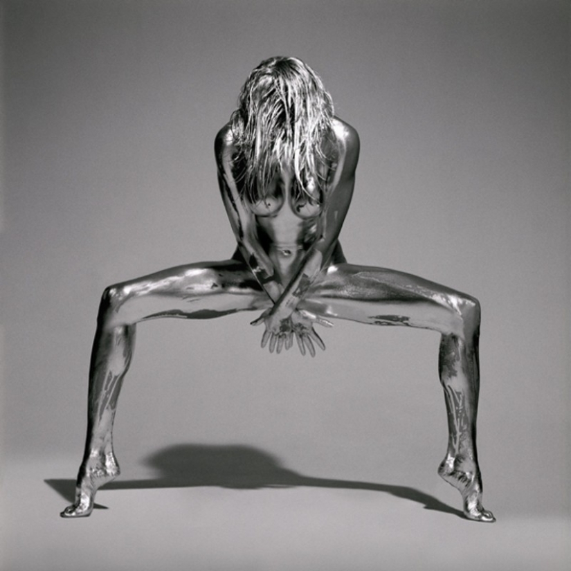 Photographer turns women into living sculptures Photographer turns women into living sculptures