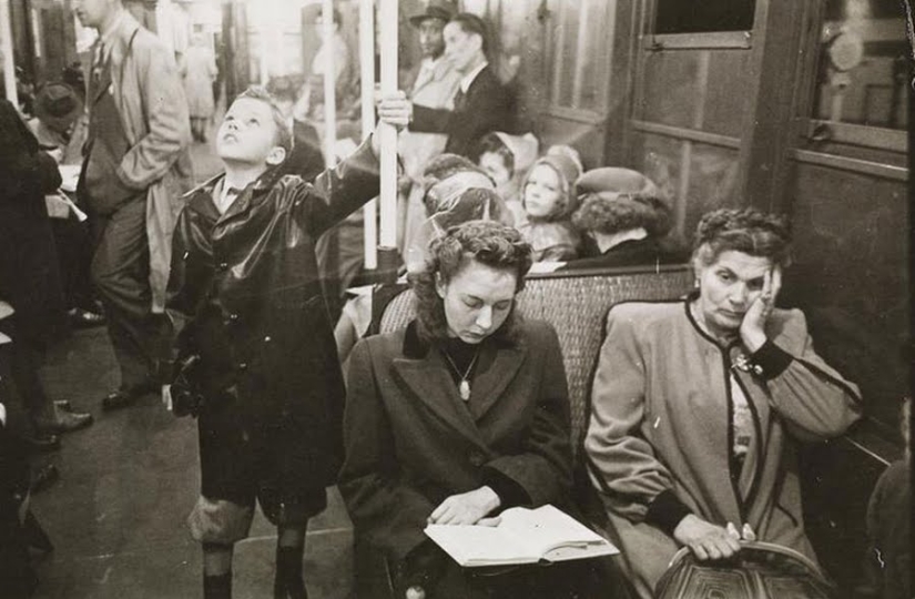 Photographs of the New York subway of the 1940s taken by a young Stanley Kubrick