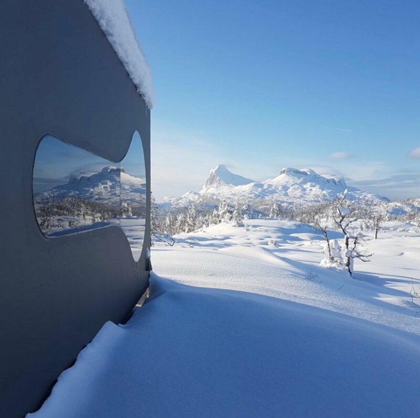Pájaro cuadros con vistas de los fiordos y montañas de Noruega Pájaro cuadros con vistas de los fiordos y montañas de Noruega
