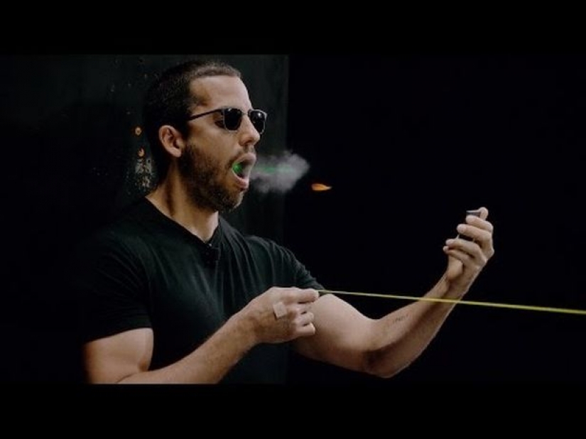 Playful pen: the most dangerous stunts illusionist David blaine Playful pen: the most dangerous stunts illusionist David blaine