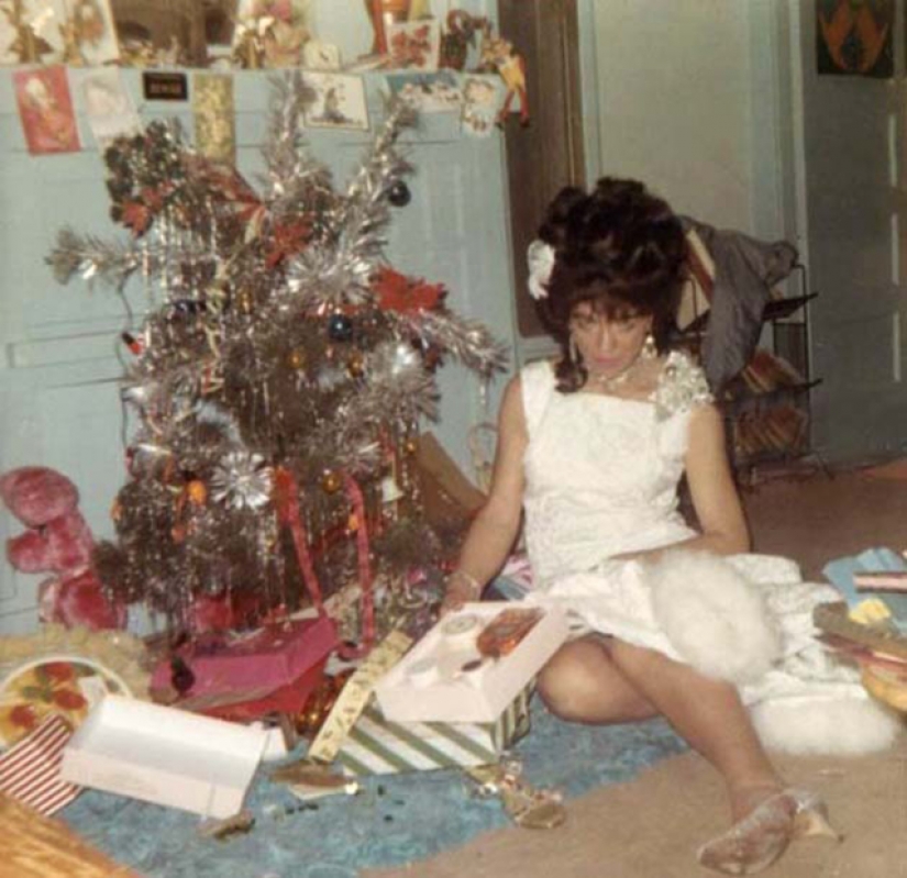 Playful photo under the Christmas tree from old albums