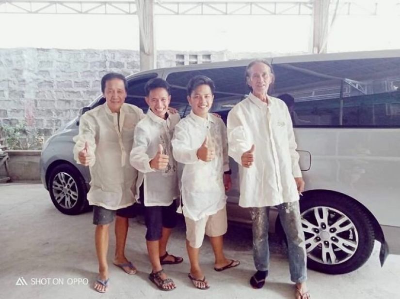 Por amor de dios, y con un lado del arco: los Filipinos que huyeron de el volcán, compartir fotos de donaciones de ropa