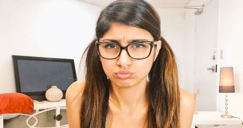 Porn star Mia Khalifa sells her legendary glasses