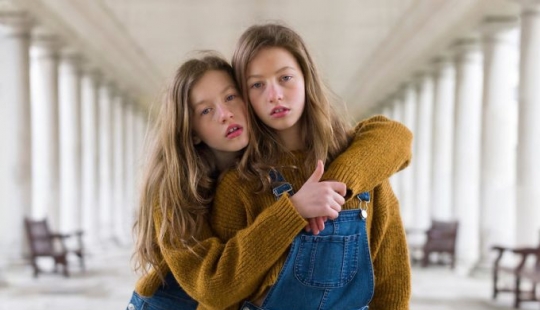 Portraits of identical twins show how different they are