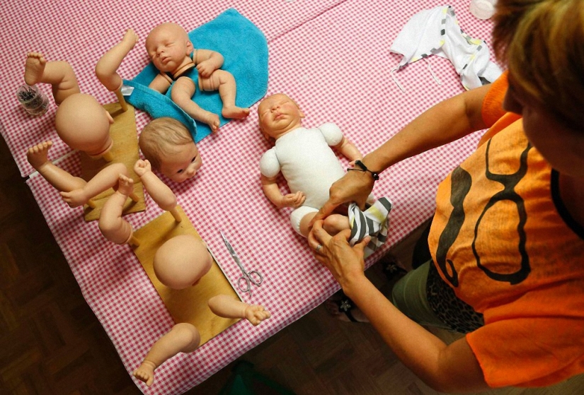 Reborn babies - like living children