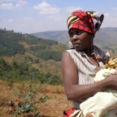 Relatives refused an African woman who gave birth to a baby with a head in the shape of a pear