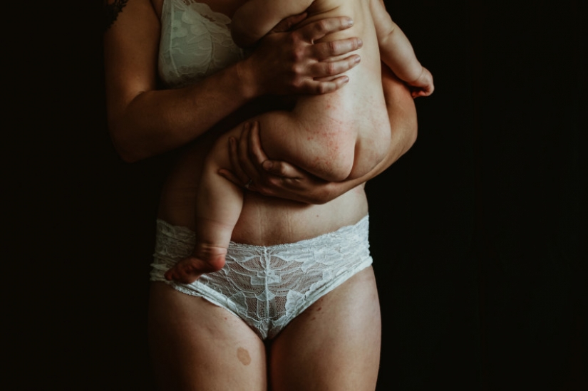 Retratos íntimos de nuevas madres capturan la belleza de los cuerpos posparto