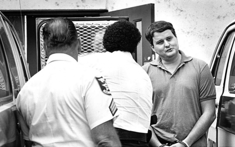 Reunión después de 35 años: el maníaco y la víctima que lo mató se reunieron en la ejecución Reunión después de 35 años: el maníaco y la víctima que lo mató se reunieron en la ejecución