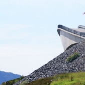 Round, unfinished and endless — 10 most unusual bridges in the world
