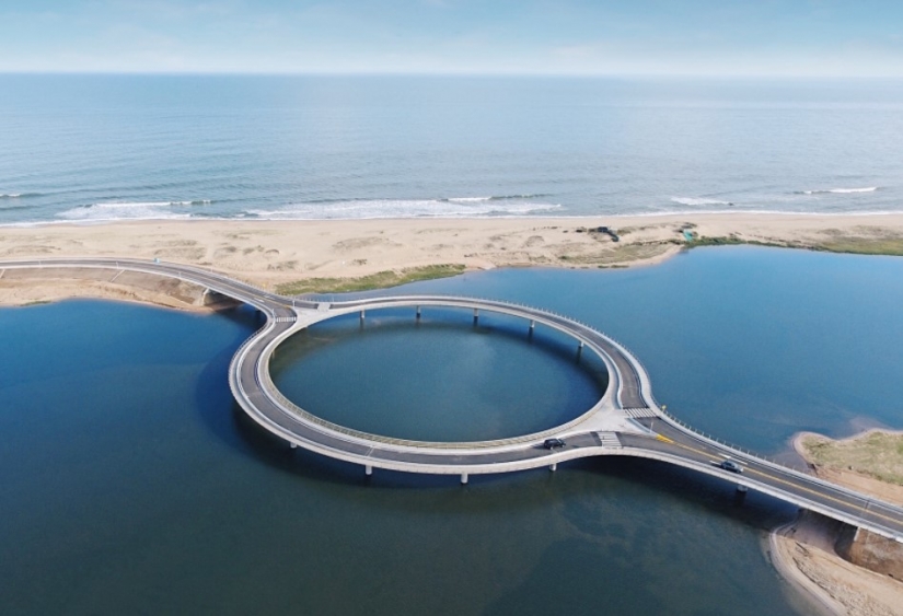 Round, unfinished and endless-10 most unusual bridges in the world Round, unfinished and endless-10 most unusual bridges in the world