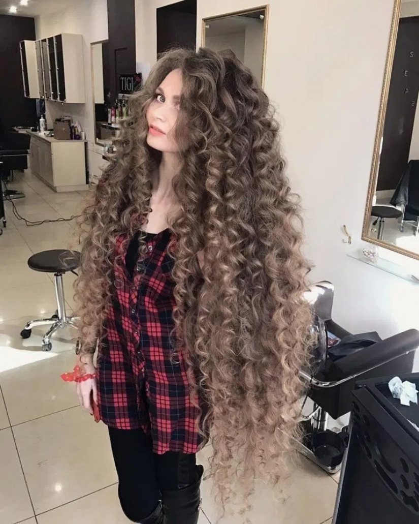 Ruso Rapunzel: el habitante de Barnaul impresionante de lujo cabello Ruso Rapunzel: el habitante de Barnaul impresionante de lujo cabello