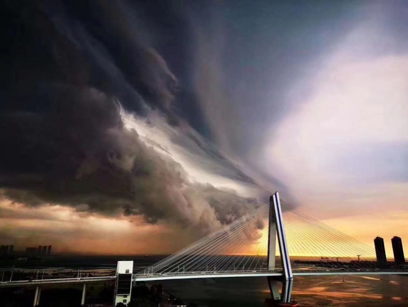 Russian blogger and her dark-skinned boyfriend crashed to death in China