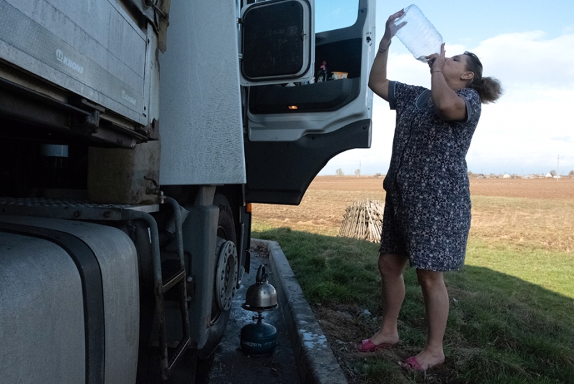 Russian dalnoboishiki about money, habits, traffic conflicts and freedom