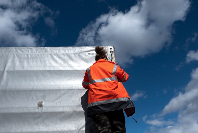 Russian dalnoboishiki about money, habits, traffic conflicts and freedom