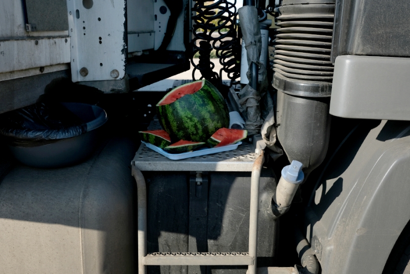 Russian dalnoboishiki about money, habits, traffic conflicts and freedom