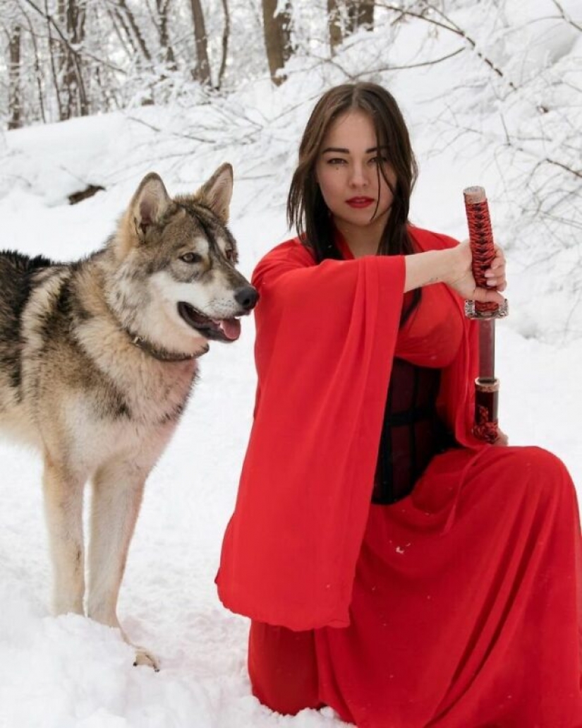 Russian woman saved a little wolf cub and got a loyal friend Russian woman saved a little wolf cub and got a loyal friend