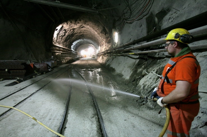 San Gotardo: el túnel más largo del mundo San Gotardo: el túnel más largo del mundo