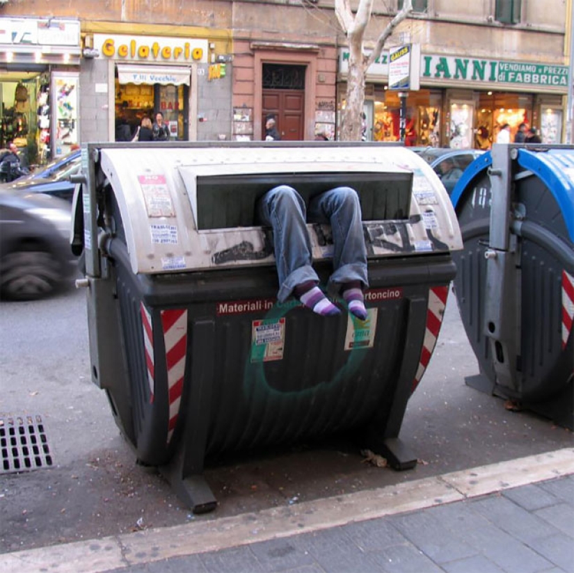 Scotch que quieres lamentar: ingeniosas instalaciones de Mark Jenkins