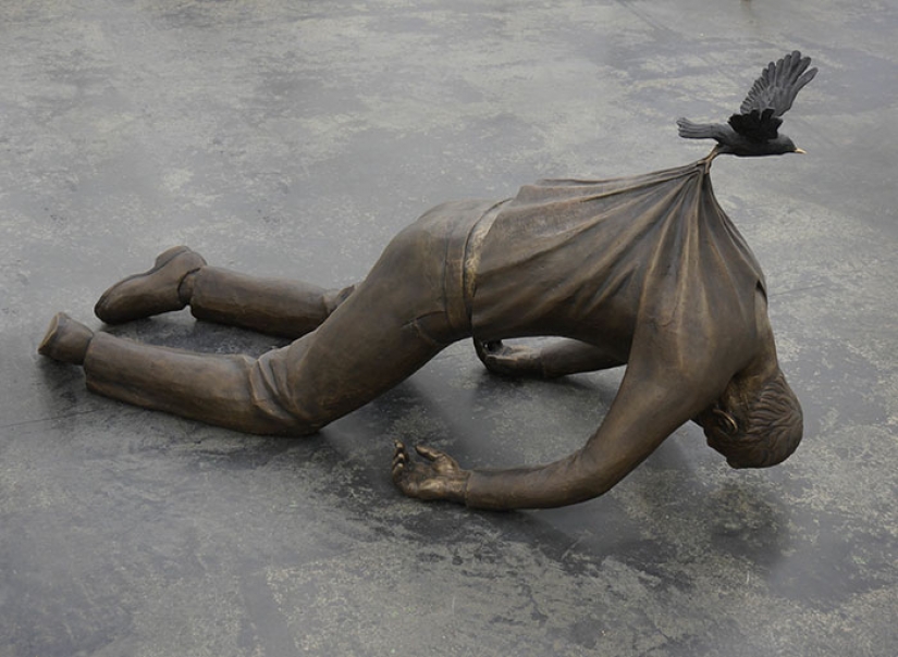 Sculptures that defy gravity