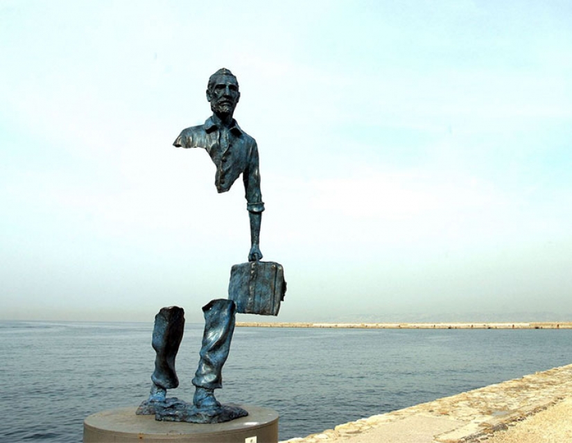 Sculptures that defy gravity