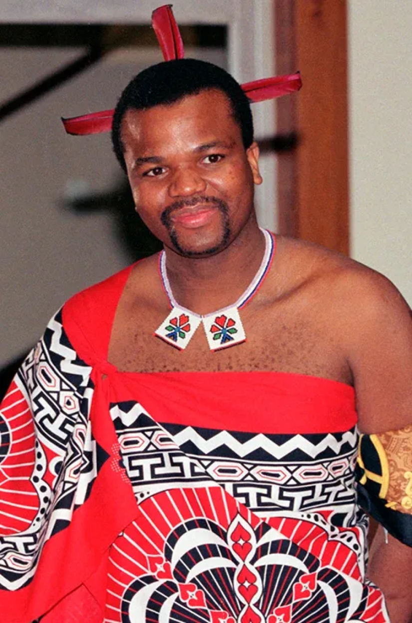 Se escapó con un acróbata: 7 fuertes escándalos sexuales en las familias Reales de diferentes países