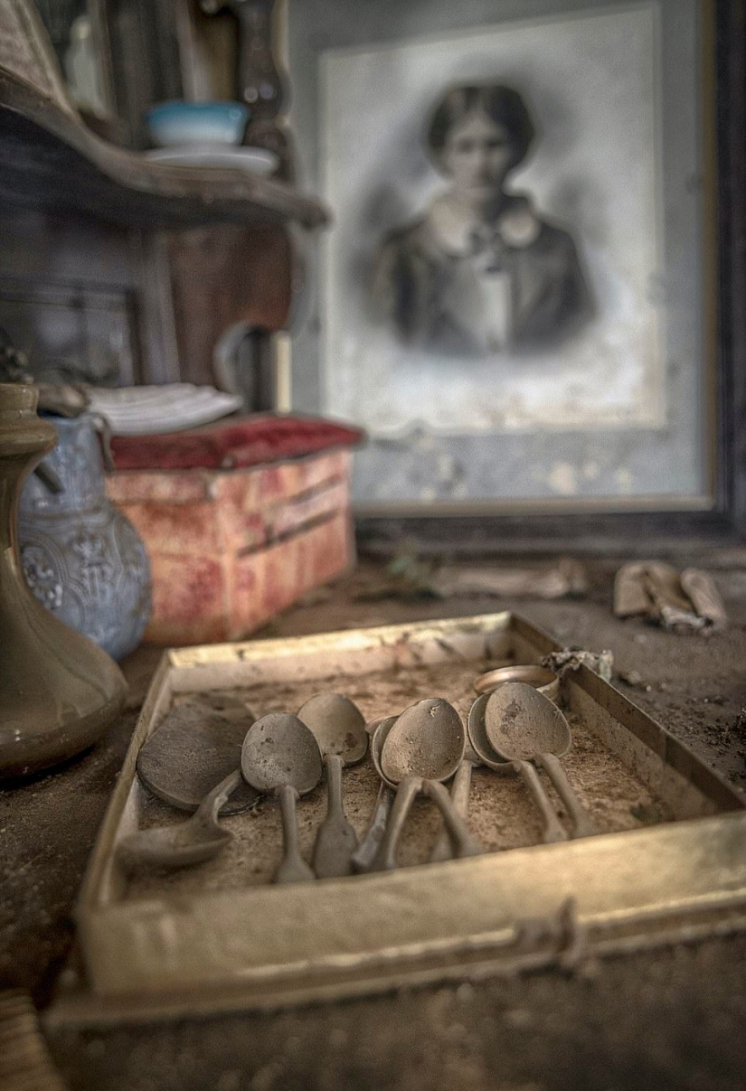 Se parece a la casa de campo en Irlanda, que ha conservado el ambiente de hace un siglo