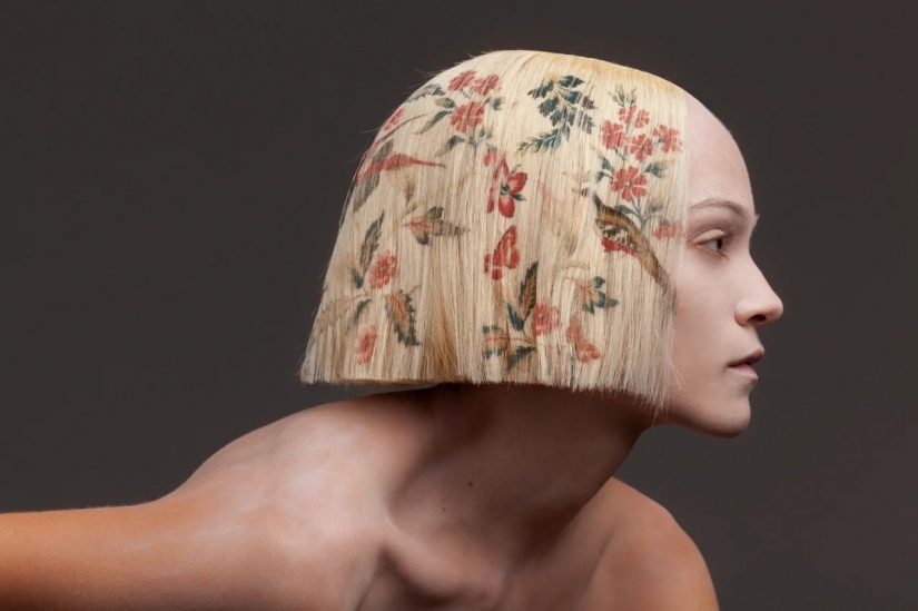 Se parece a la impresión digital, estilista del pelo peinados decoración Barroca con patrones Se parece a la impresión digital, estilista del pelo peinados decoración Barroca con patrones