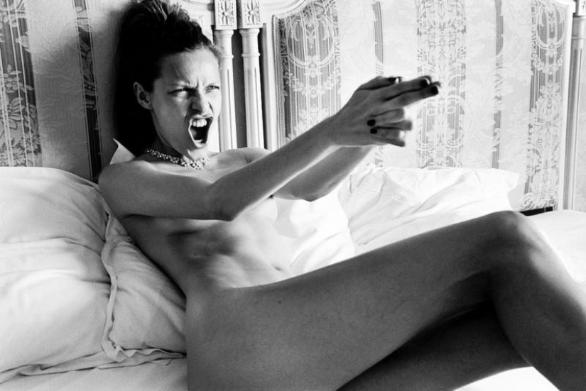 Self-portraits Ri Rasmussen — sexual, intellectual, loose Self-portraits Ri Rasmussen — sexual, intellectual, loose