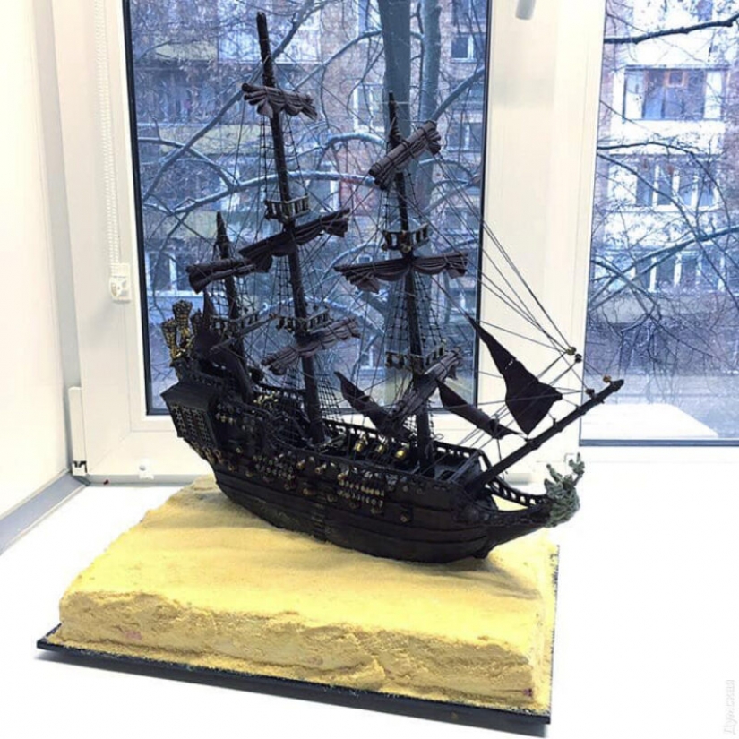 Self-taught pastry chef Kristina Dolnik makes unique cakes without mastic