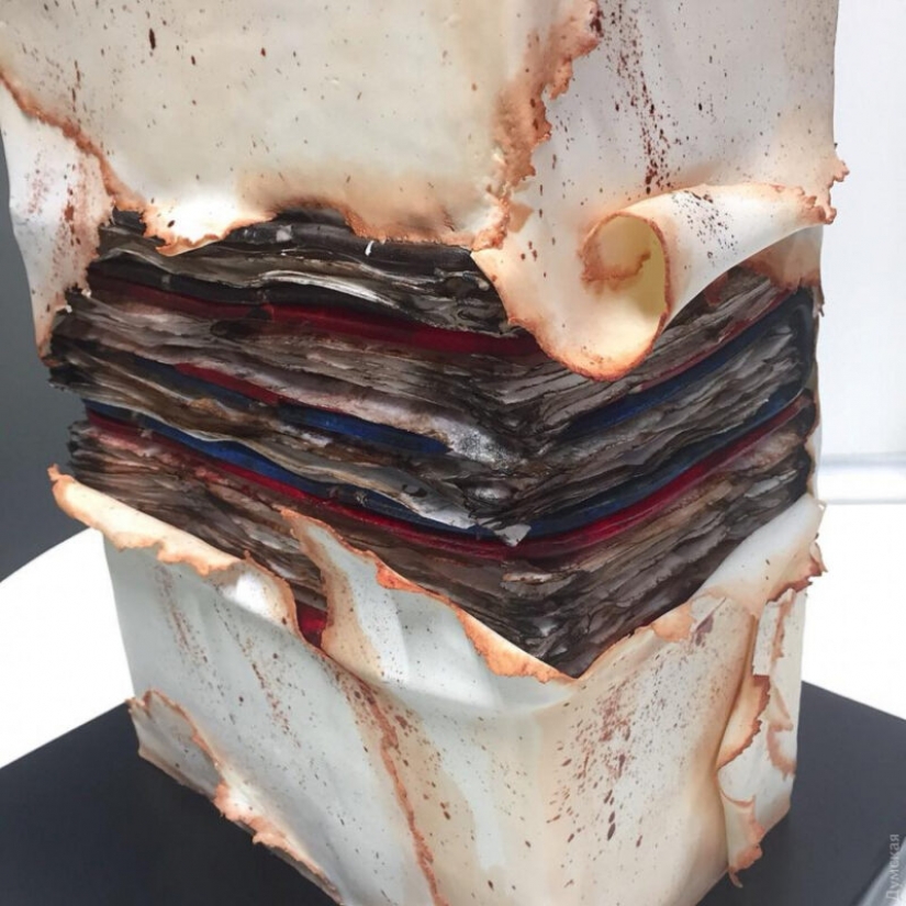 Self-taught pastry chef Kristina Dolnik makes unique cakes without mastic