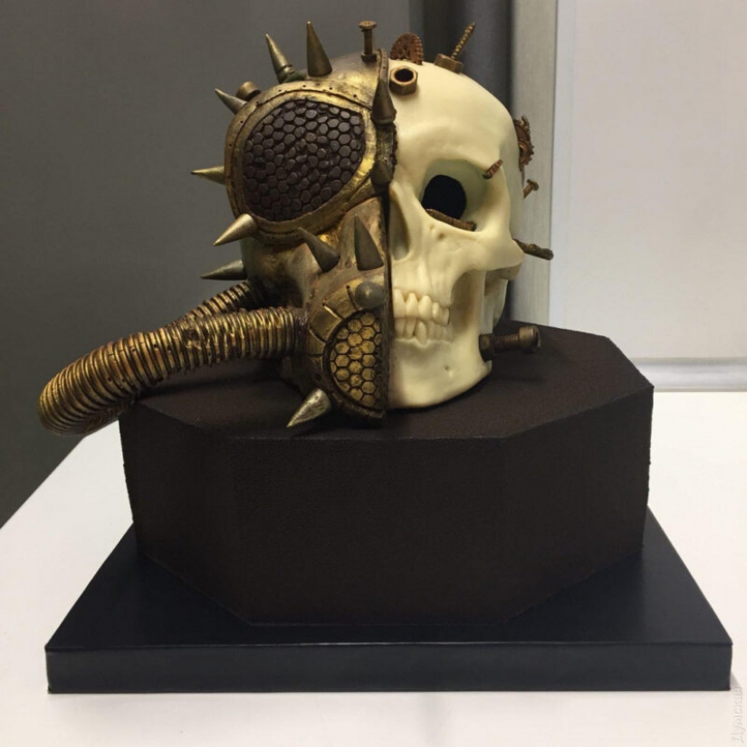 Self-taught pastry chef Kristina Dolnik makes unique cakes without mastic