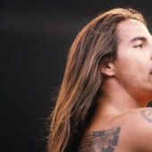 Sex with Flea's sister and dressing up as mom: the secrets of Anthony Kiedis from Red Hot Chili Peppers