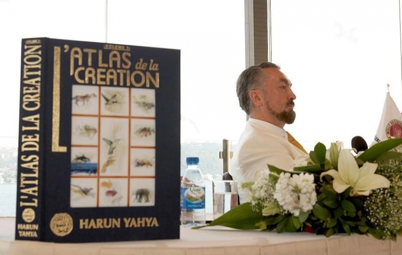 Sexo, rubia y dios: como el turco tele-evangelista ha creado un culto a la depravación bajo el disfraz de la religión