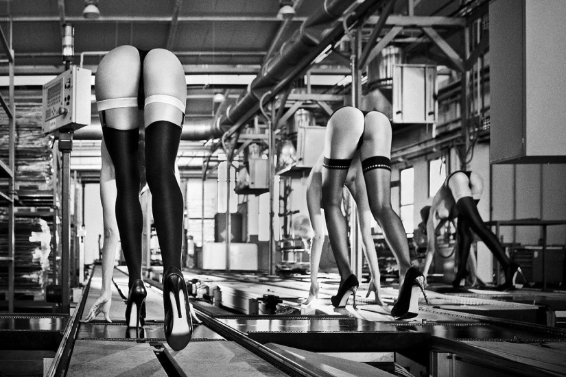 Sexy and dynamic works by Simon Brodziak