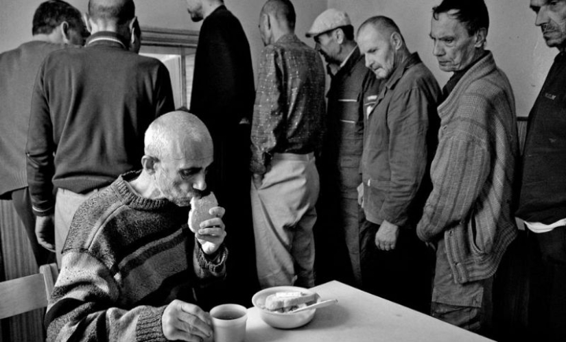 Shocking works of a Ukrainian photographer who lived in a psychiatric hospital