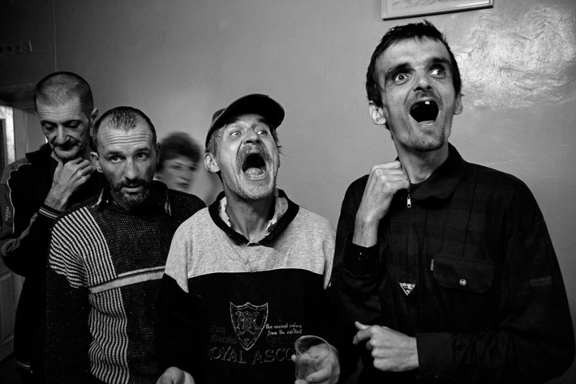 Shocking works of a Ukrainian photographer who lived in a psychiatric hospital